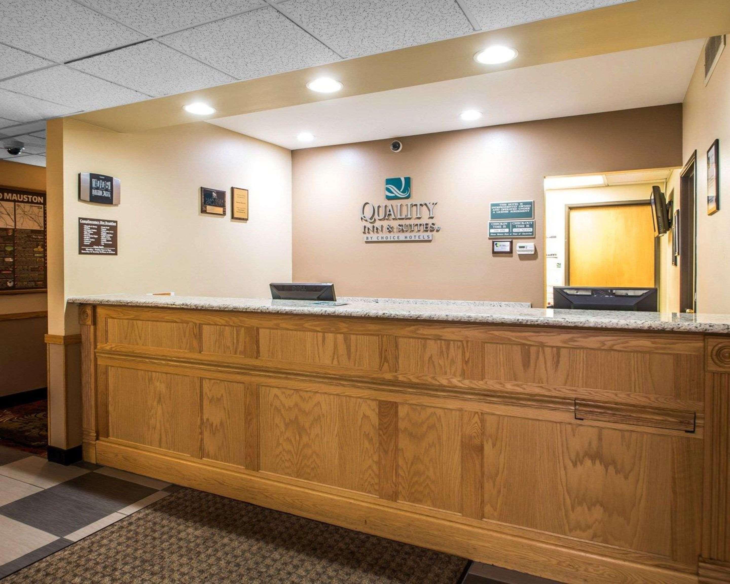 Quality Inn Mauston I-90 Exterior photo